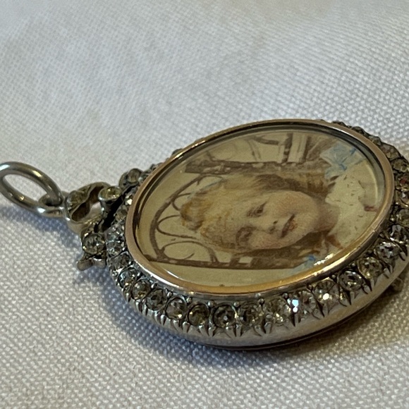 Antique Edwardian 900 Silver Double Side Portrait Locket Pendant - Picture 14 of 16